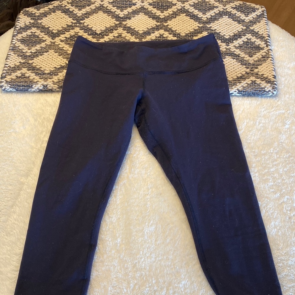 Navy blue Lululemon capri leggings